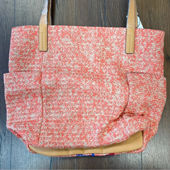 🆕 North South Straw Beach Tote in Scarlet Coral - Picture 3 of 5